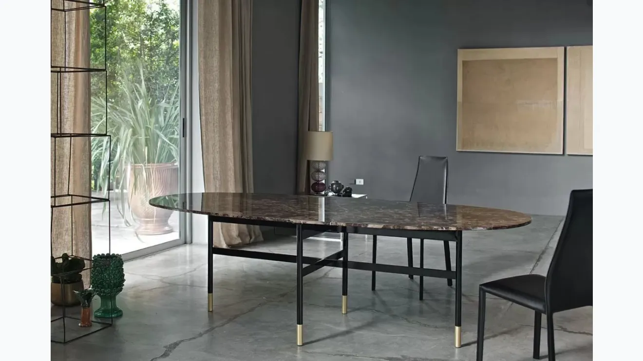 Table glamour avec plateau en marbre et base en acier laqué de Bontempi