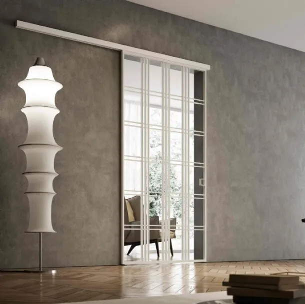 Porte intérieure coulissante hors mur en verre blanc Oregon avec profil en aluminium de BiHome.